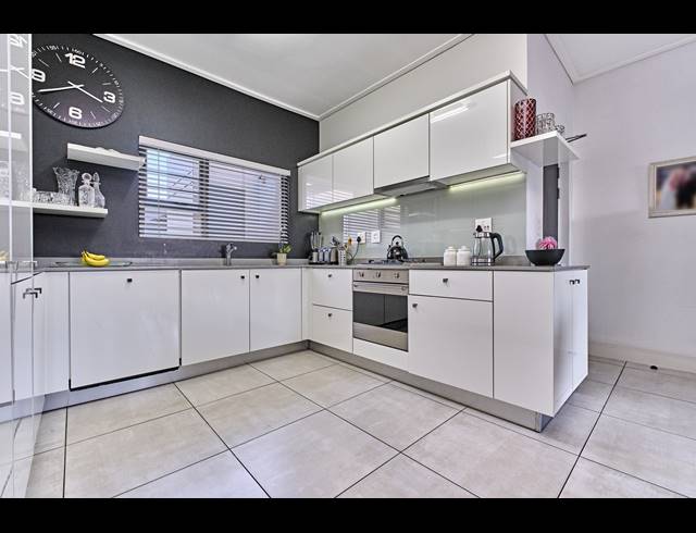 2 BEDROOM APARTMENT FOR SALE IN THE POLOFIELDS
